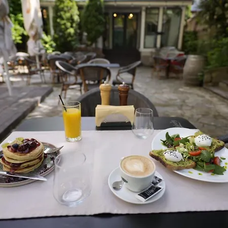 Barrique 31 - Breakfast At Restaurant & Minibar - Old Town